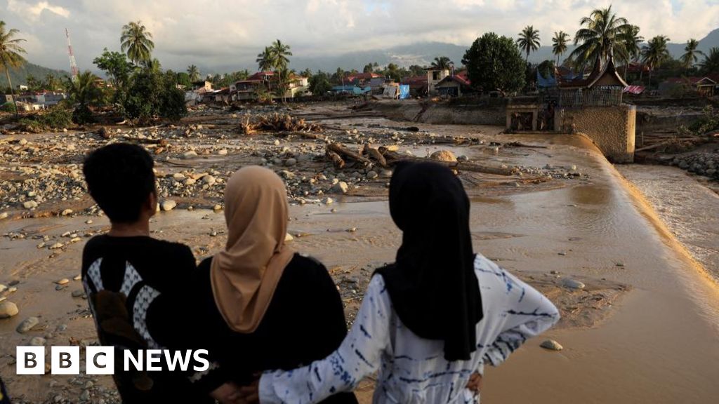 Indonesia searches for hundreds missing in deadly floods