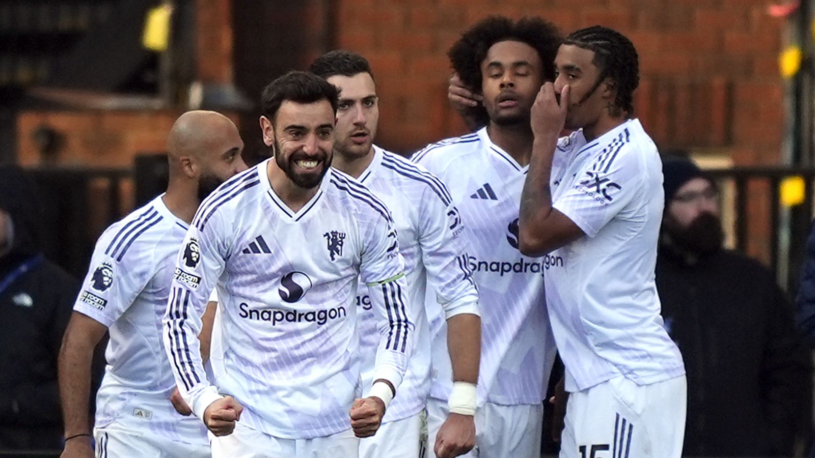 Man Utd plagued by consistent inconsistency as Isak and Wirtz finally shine